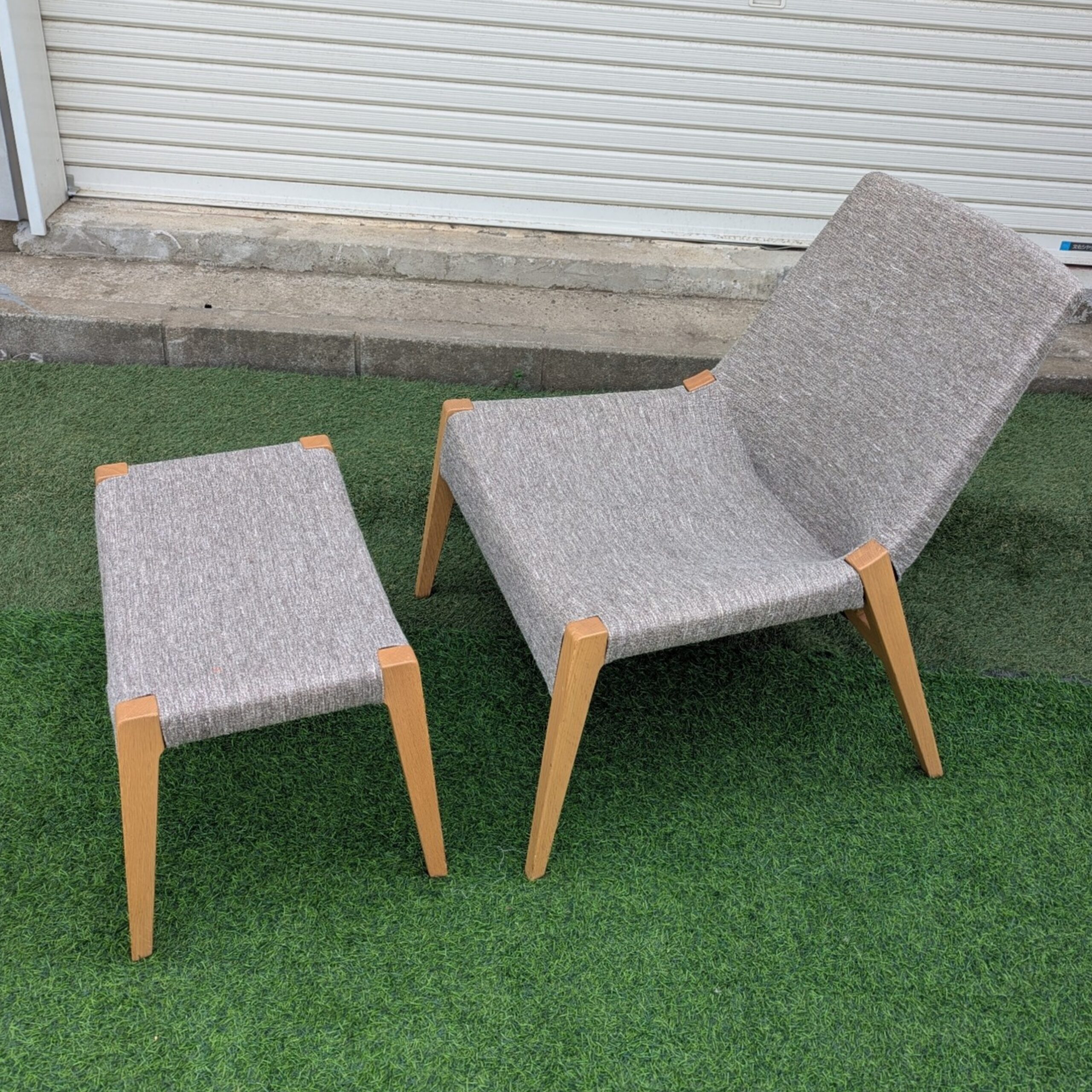 渋谷区でブランド家具や洋食器などの収集品の買取に伺って参りました。